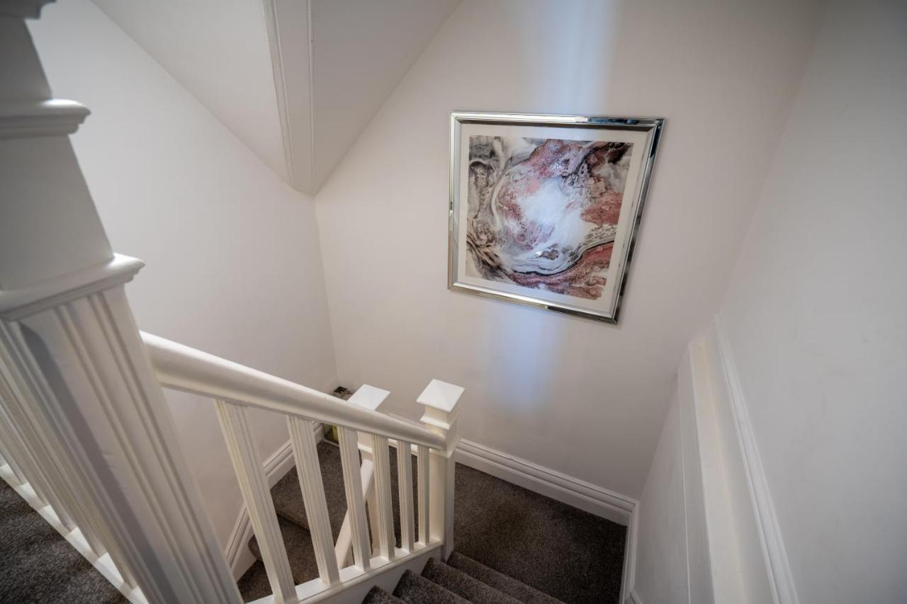 Cavendish Cat And Gaming House Apartment Blackpool Bagian luar foto