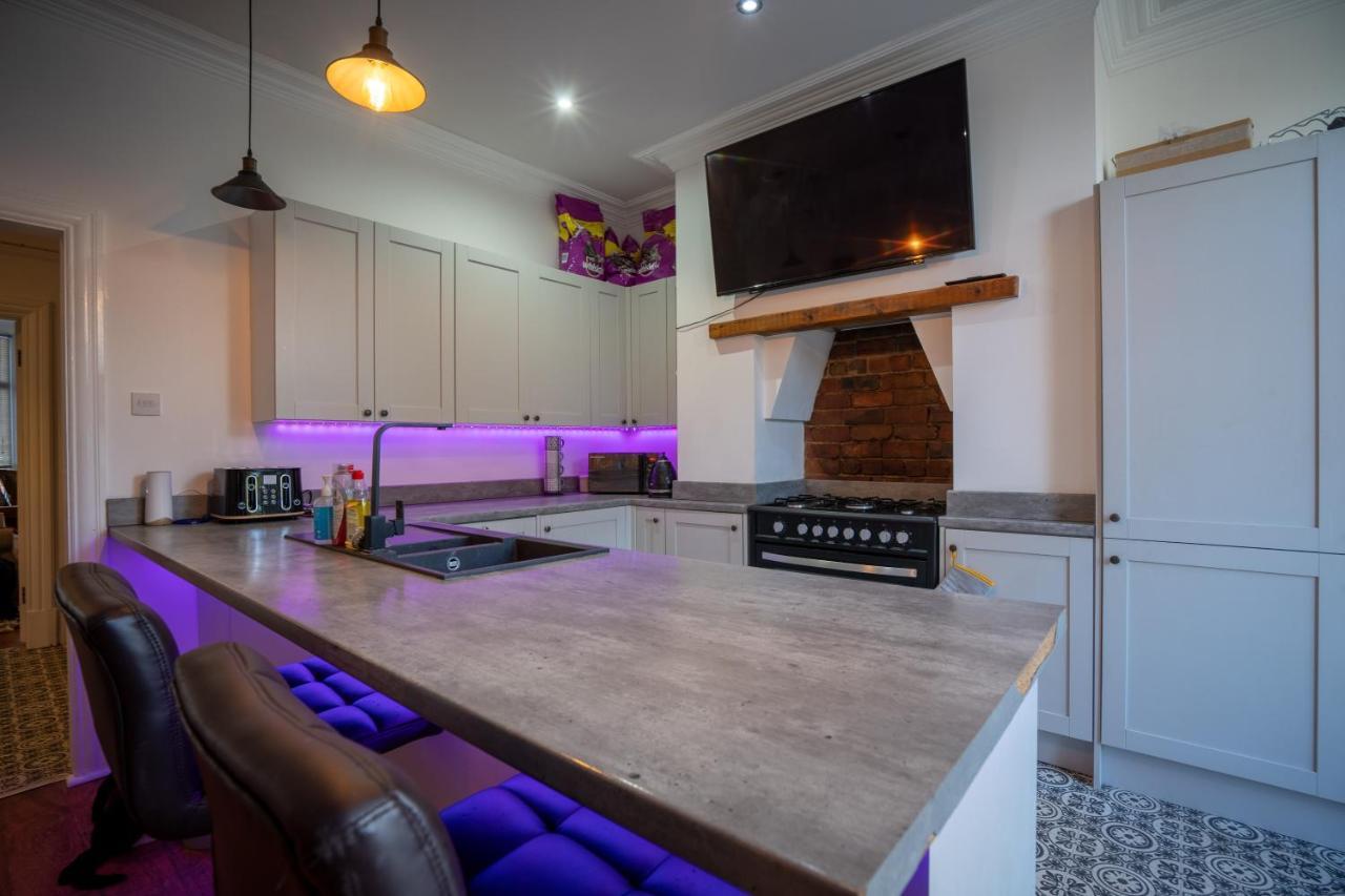 Cavendish Cat And Gaming House Apartment Blackpool Bagian luar foto