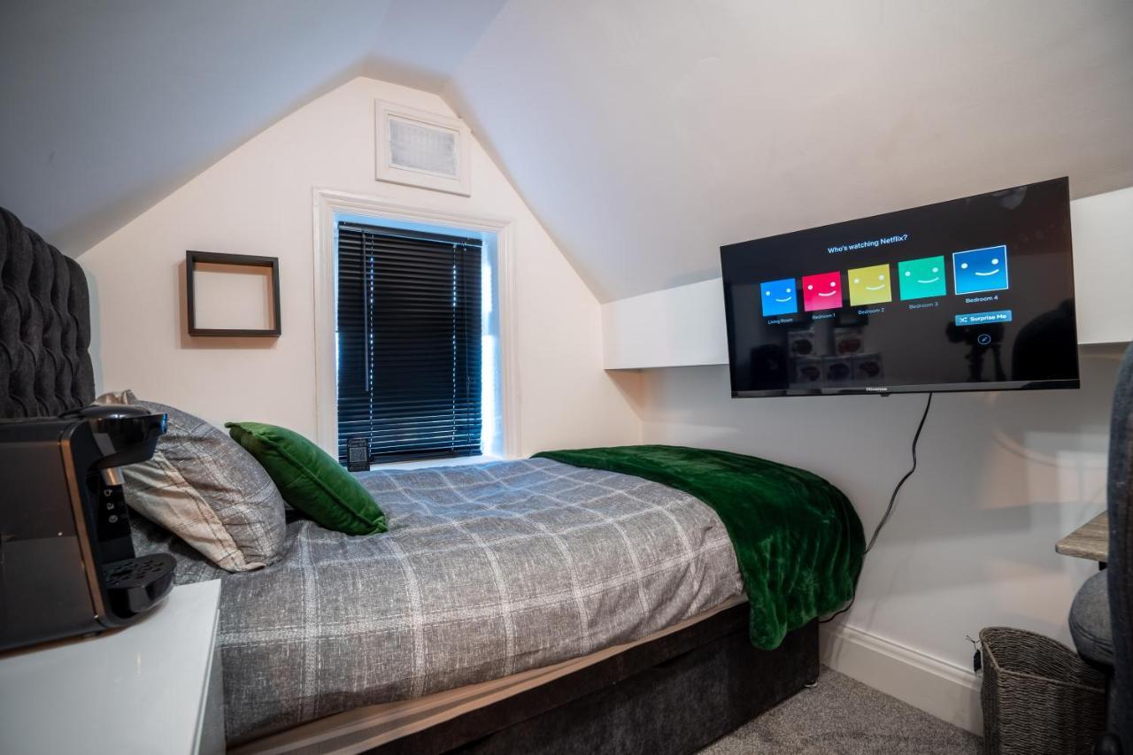 Cavendish Cat And Gaming House Apartment Blackpool Bagian luar foto