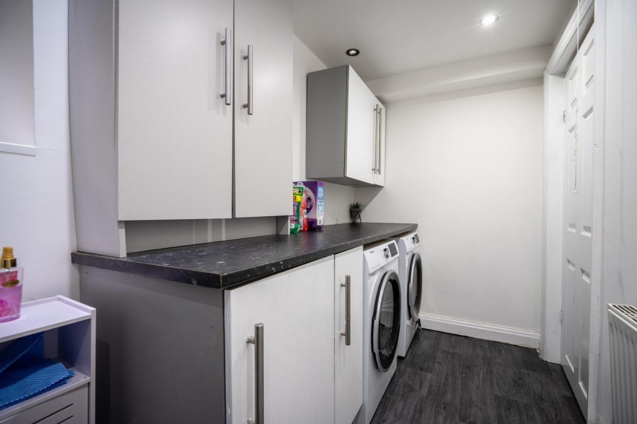 Cavendish Cat And Gaming House Apartment Blackpool Bagian luar foto