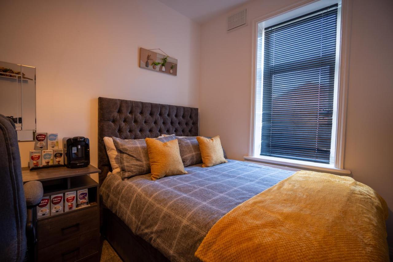 Cavendish Cat And Gaming House Apartment Blackpool Bagian luar foto