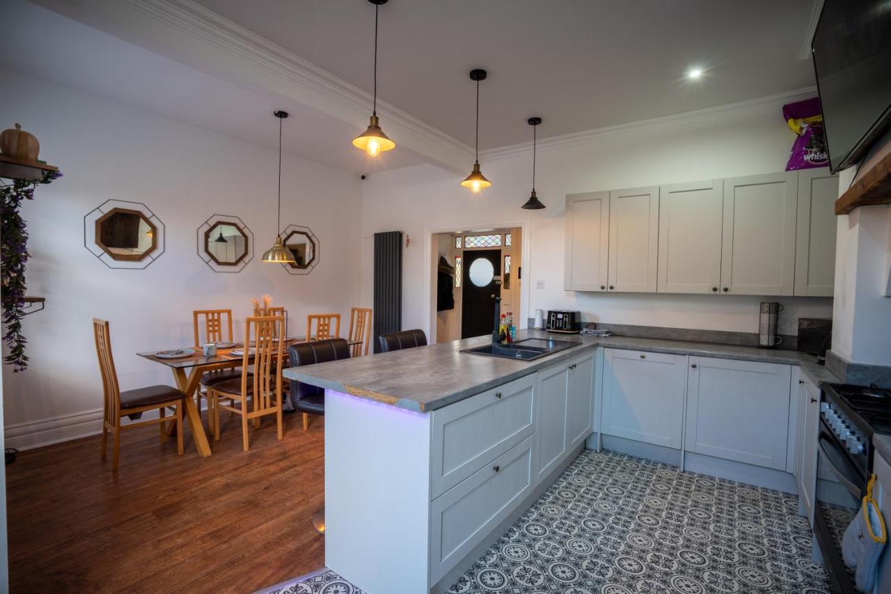 Cavendish Cat And Gaming House Apartment Blackpool Bagian luar foto