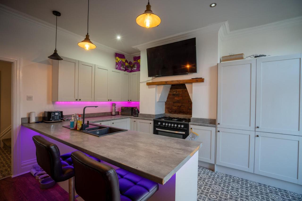 Cavendish Cat And Gaming House Apartment Blackpool Bagian luar foto