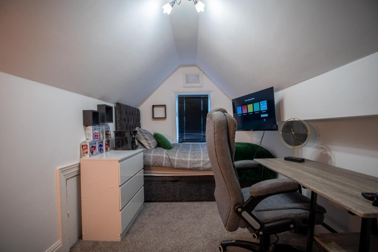 Cavendish Cat And Gaming House Apartment Blackpool Bagian luar foto