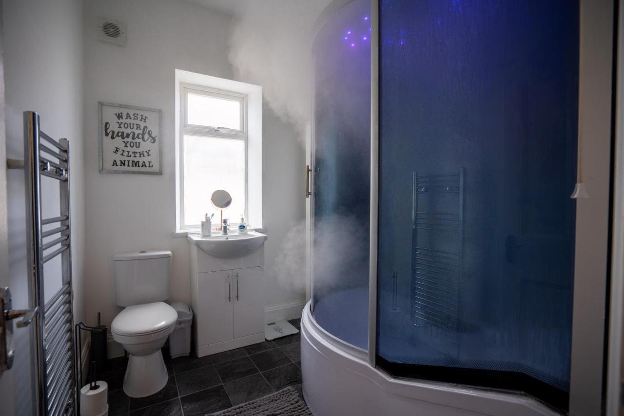 Cavendish Cat And Gaming House Apartment Blackpool Bagian luar foto