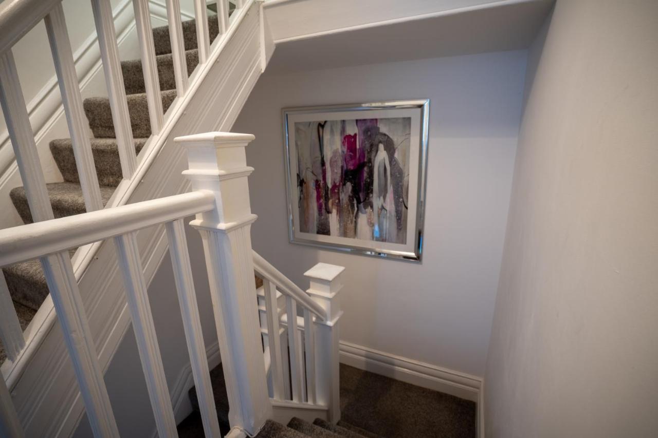 Cavendish Cat And Gaming House Apartment Blackpool Bagian luar foto