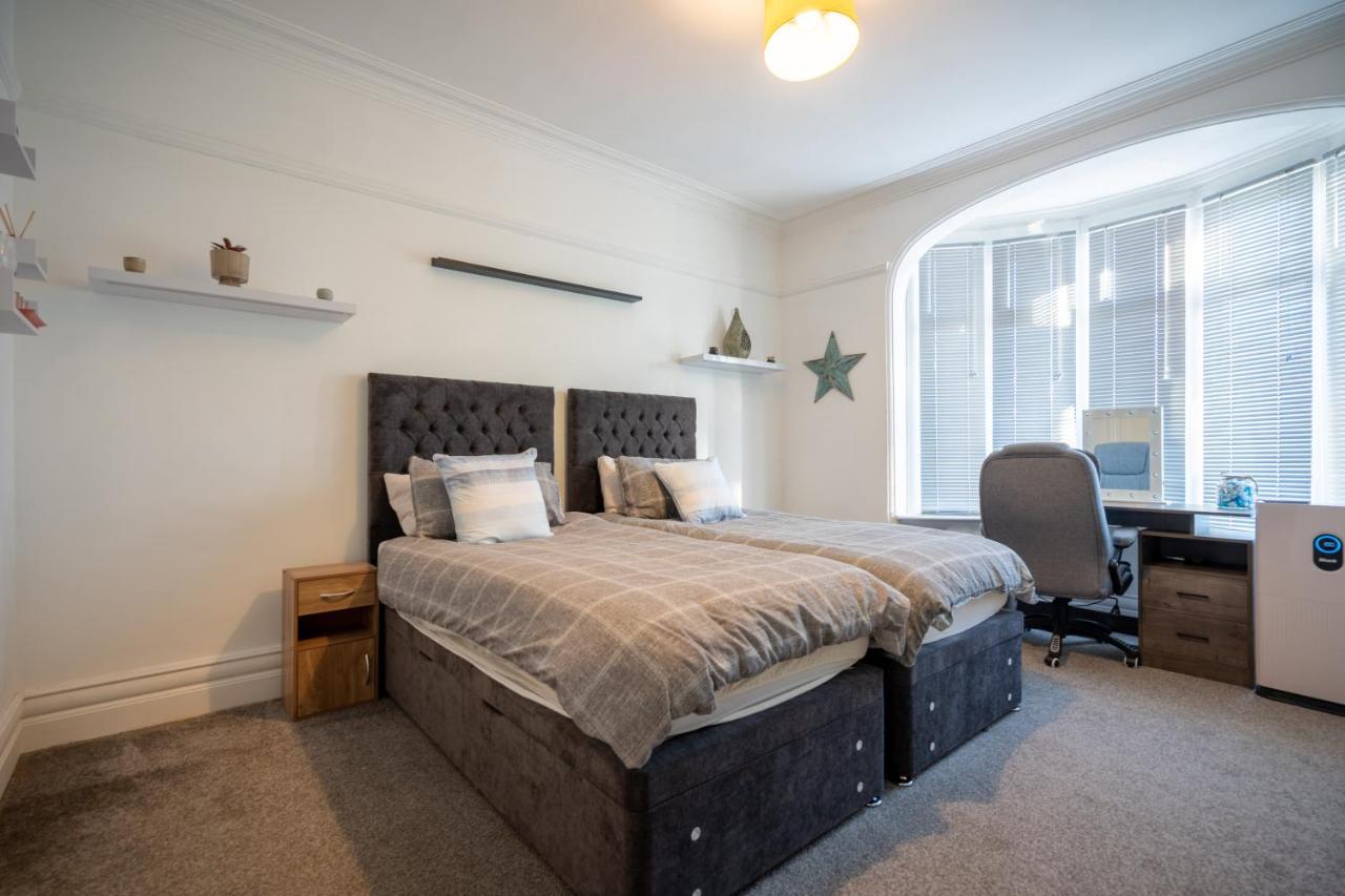 Cavendish Cat And Gaming House Apartment Blackpool Bagian luar foto